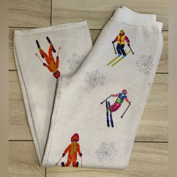 New! QUEEN OF SPARKLES Sequin Skier & Snowflake Sweater Knit Pants - Picture 5 of 10